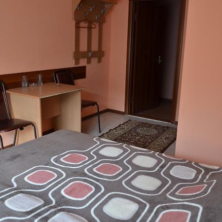 Hotel Kezdesu Almaty Esterno foto