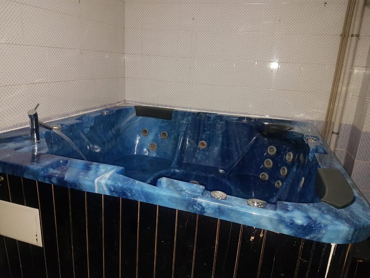 Hotel Kezdesu Almaty Esterno foto