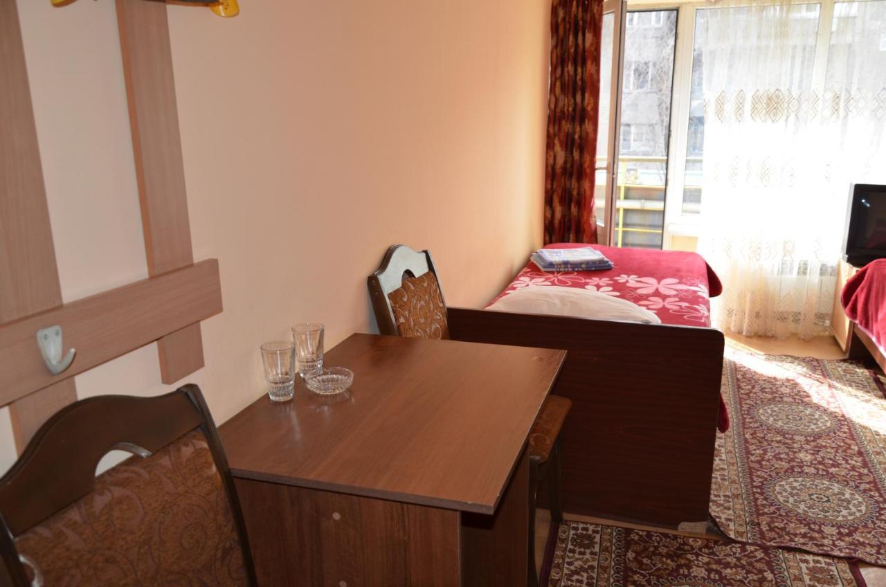 Hotel Kezdesu Almaty Esterno foto