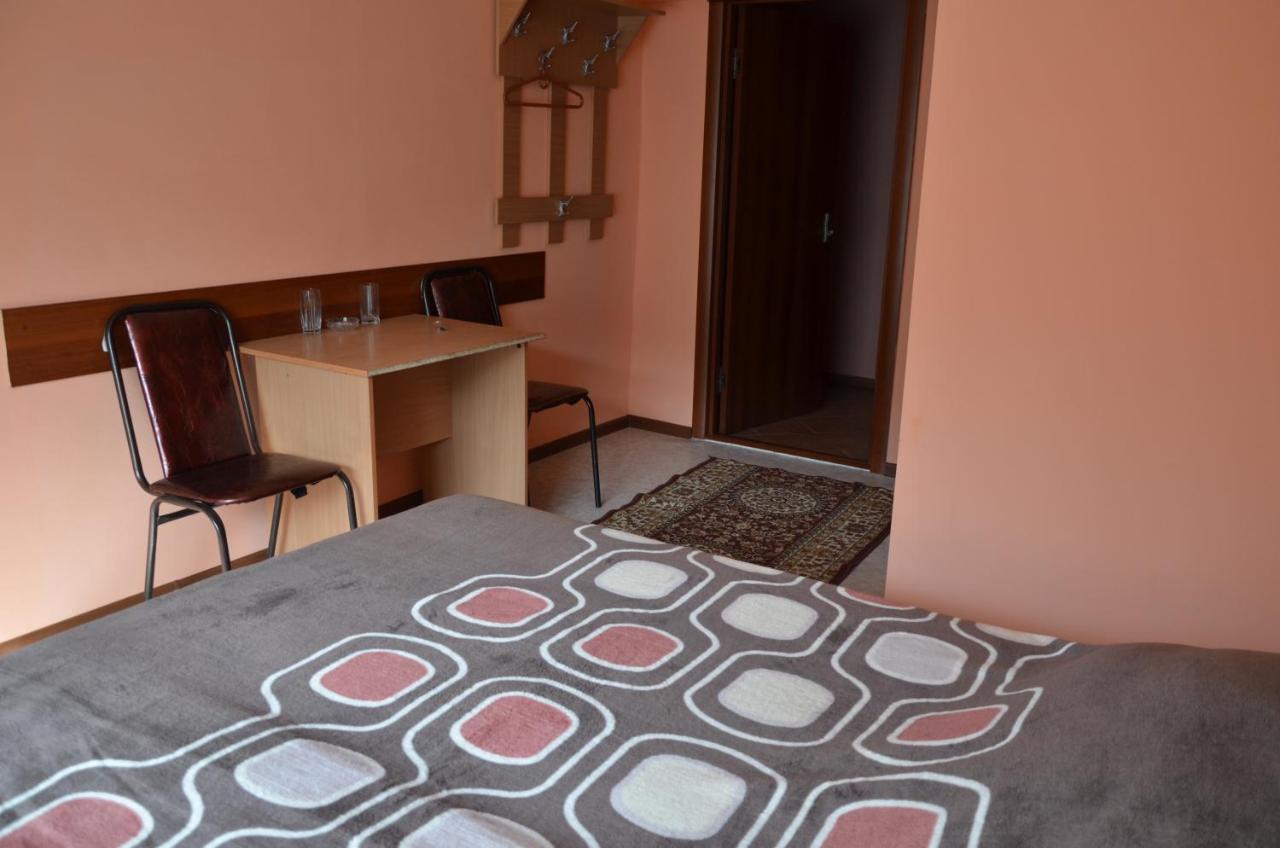 Hotel Kezdesu Almaty Esterno foto